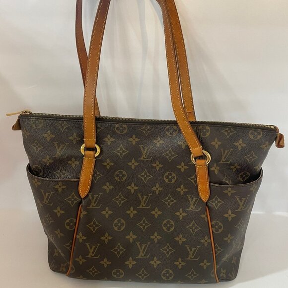 Louis Vuitton Totally PM Monogram Canvas Tote Bag (discontinued 2021) - Picture 2 of 13